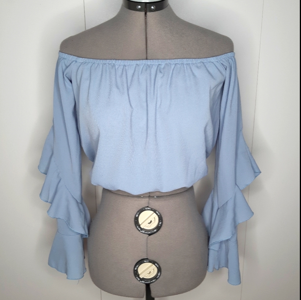 Revamped off shoulder long sleeve crop top blue m